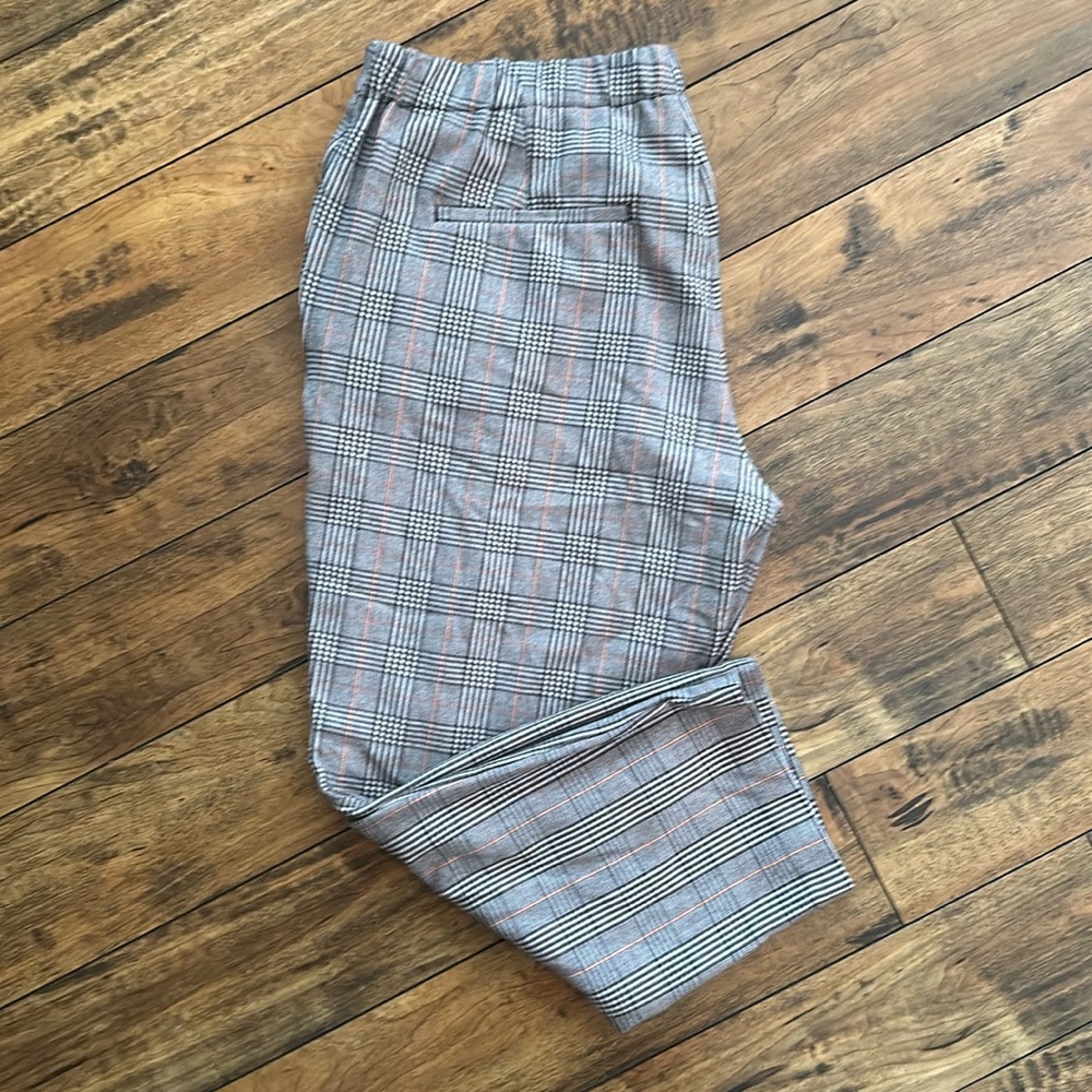 Women’s Old Navy Elastic Waist Slacks in size 16